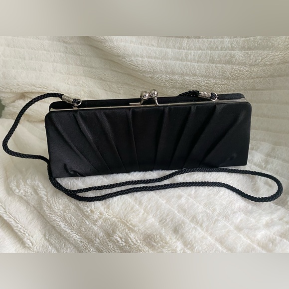 Black Evening Bag, Elegantly Pleated Fabric, Retro-look, Silver Hardware  NWOT - Picture 5 of 6